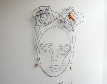 Wire Frida Kahlo sculpture Sissi brin d'acier - Wall decoration, wall phrase - Sculpture, writing, quotation wire