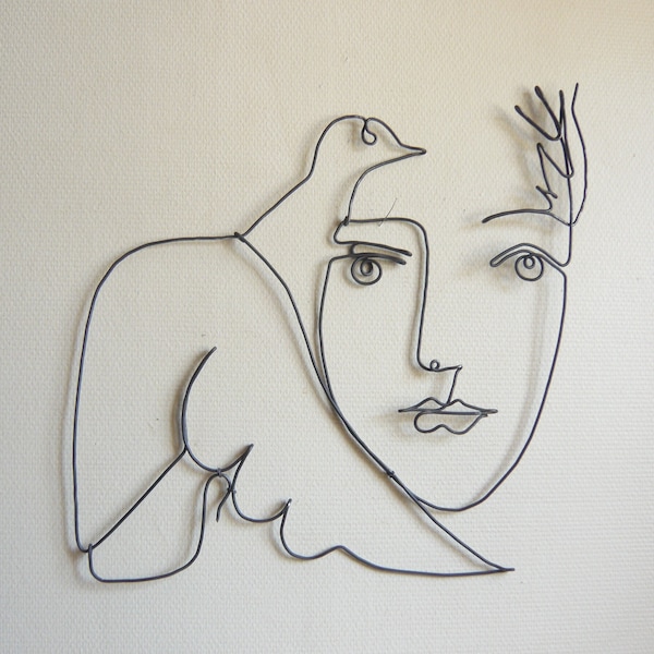 The girl and the dove, Picasso inspiration - Wall decoration, wall phrase - Sculpture, writing, quotation wire