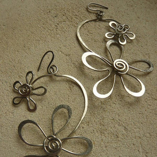 Boucles d'oreilles duo de fleurs Sissi brin d'acier