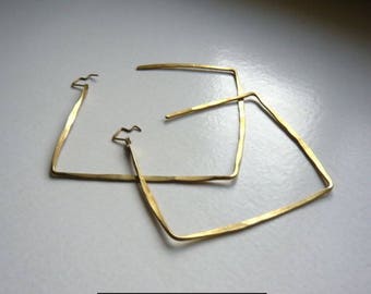Creole asymmetric square hoops earrings by Sissi brin d'acier