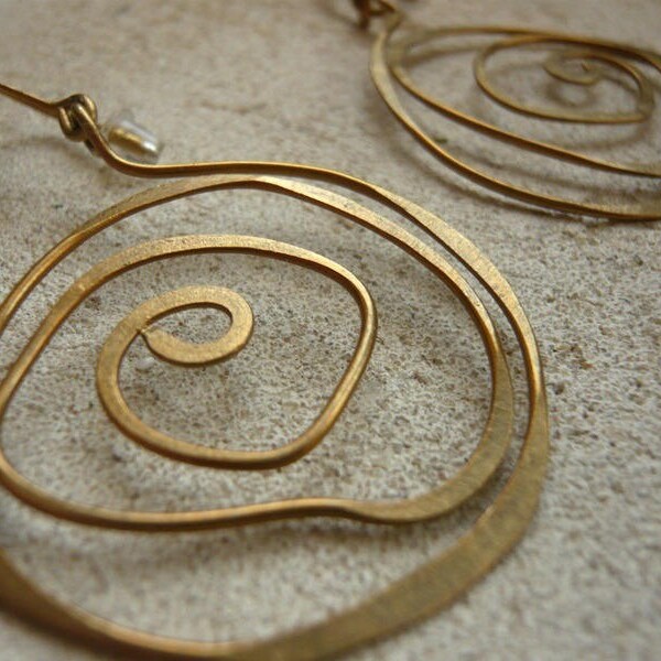 Spiral hoops earrings by Sissi brin d'acier