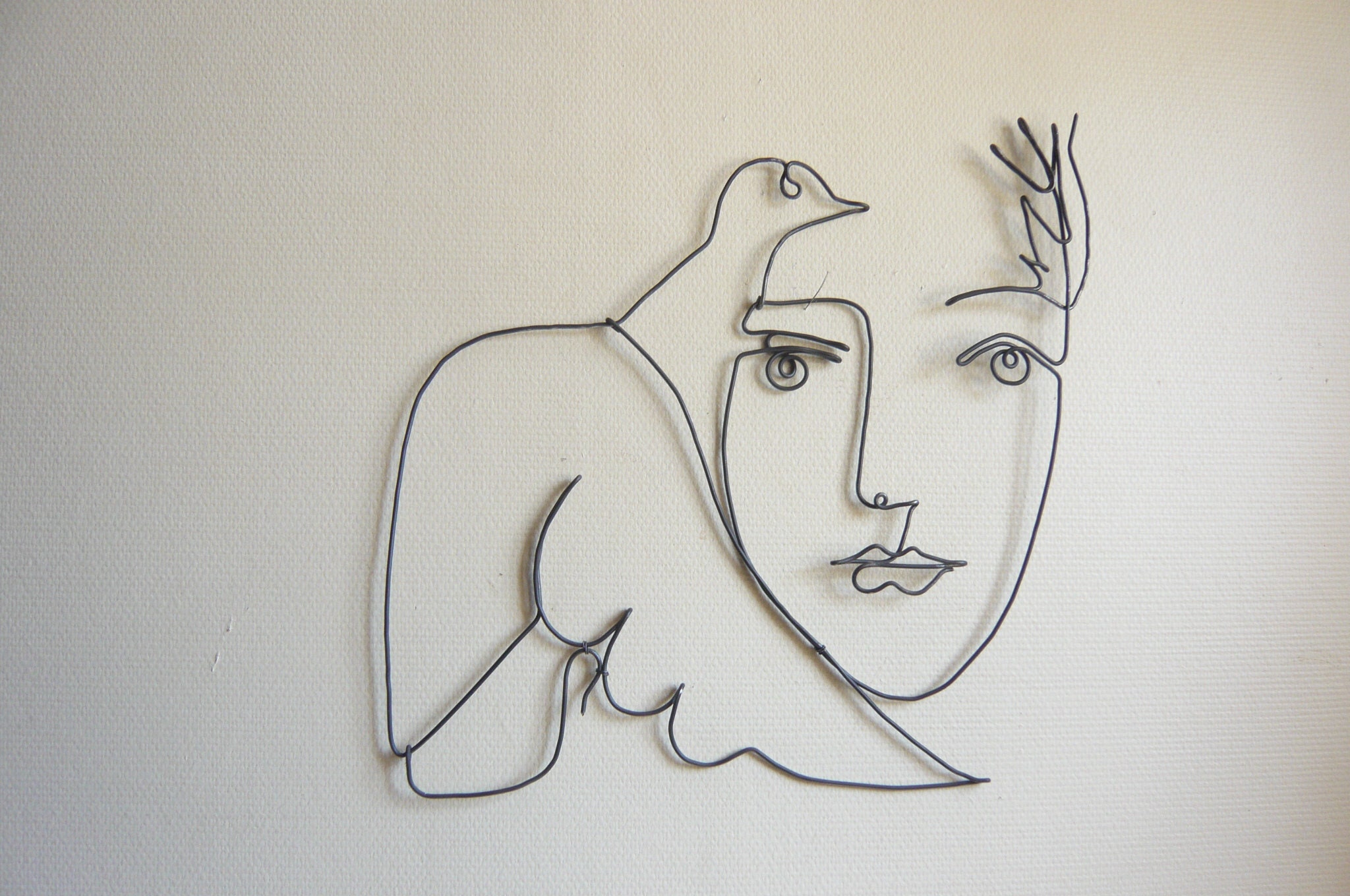 La Fille et La Colombe, Inspiration Picasso Décoration Murale, Phrase Murale - Sculpture, Écriture, 