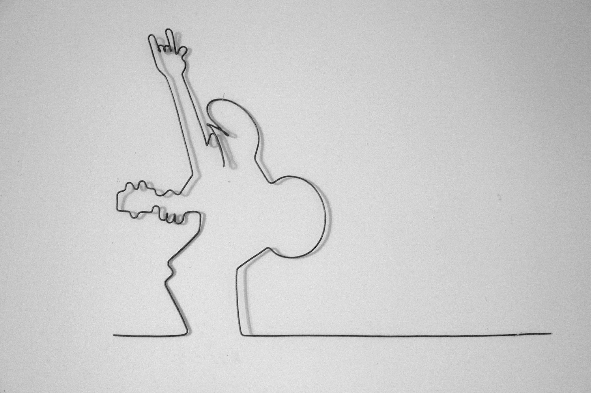 Sculpture Fil de Fer Recuit La Linea Osvaldo Cavandoli, Rock & Roll, Guitariste, Musicien
