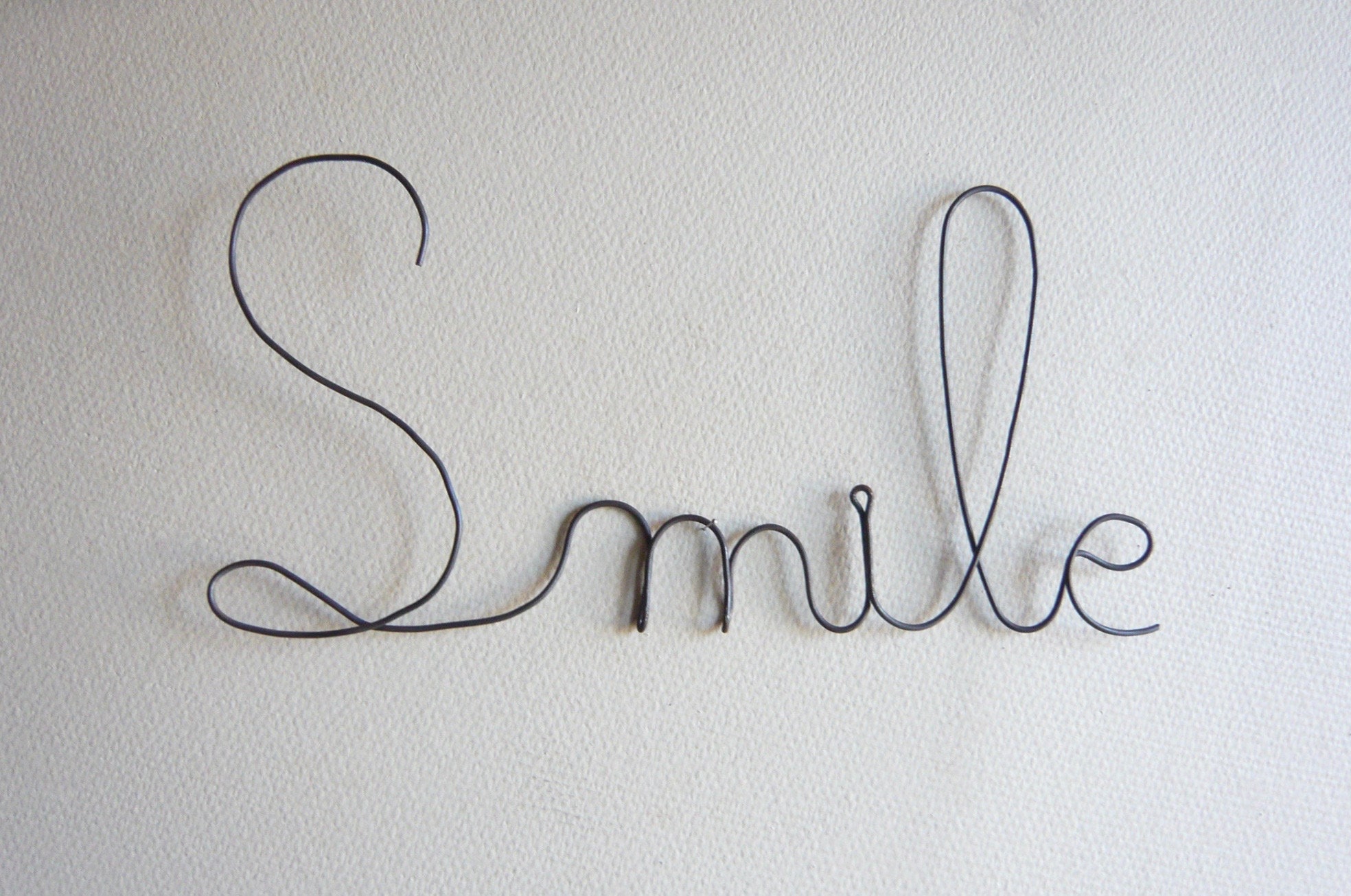 Message Fil de Fer Recuit Smile Sourire - Décoration Murale, Phrase Murale Sculpture, Écriture, Cita