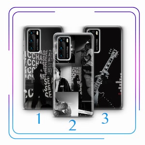 Könnte beinhalten: Drei schwarz-weiße Handyhüllen mit verschiedenen Designs. Eine Hülle zeigt eine Silhouette mit dem Text "CHASE AT". Eine andere Hülle hat eine Collage von Bildern mit dem Text "CHASE". Die dritte Hülle zeigt eine Person, die Gitarre spielt.