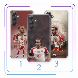 Könnte beinhalten: Drei Handyhüllen mit einem Fußballspieler in einem rot-weißen Trikot. Die Hüllen sind mit 1, 2 und 3 nummeriert.