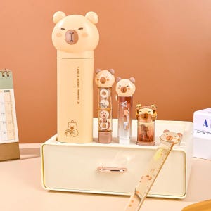 Lindo juego de papelería de oso / Kit escolar de 5 piezas con temática de capibara / Estuche para lápices, regla, borrador, cinta correctora, sacapuntas