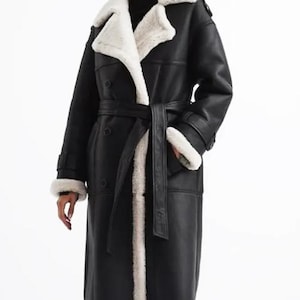 Women&#39;s Black Sheepskin Leather Fur Coat - Genuine Shearling Leather Coat - Bomber Winter Fleece Coat - Aviator Women Shearling Coat