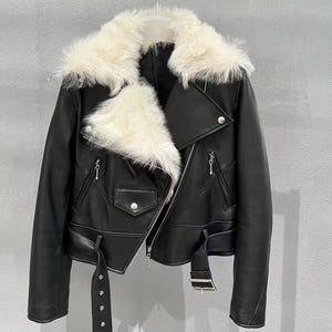 Damen Shearling Echtlederjacke - Bikerjacke - Wintermode Warme Pelzjacke - Handgefertigte Leder Bomberjacke
