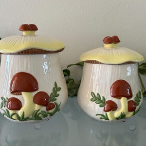 Vintage Arnell Merry Mushroom Canister - Vintage Cookie Jar - 1970s 1980s Kitchen - Retro Kitchen Canister - Arnell Merry Mushroom Jar