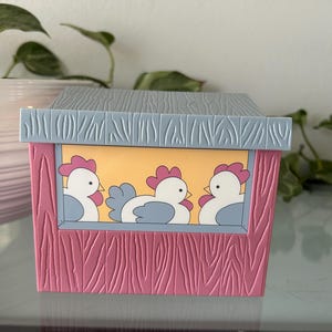 Boîte de recettes vintage Avon « À la ferme » avec séparateurs, boîte à recettes de cuisine campagnarde – Décoration de poulet à collectionner dans une ferme des années 1980