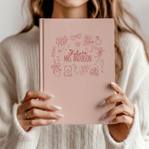 将来の奥様のためのパーソナライズされたウェディングプランニングジャーナル、花嫁のためのカスタムコケットノート、花嫁への婚約ギフト、ブライダルシャワーギフト