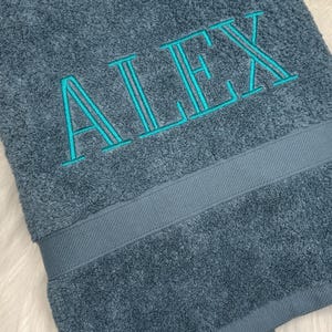 Personalized Embroidered Cotton Bath Towel: Custom Name, Luxury Bath Towel
