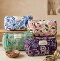 Trousse de toilette matelassée imperméable, coton Blockprint | Pochette maquillage waterproof | Petit Vanity de voyage | Cadeau femme product logo
