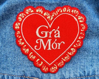 Grá Mór Patch - Irish Language iron-on Embroidery Patch | Paiste Gaeilge | Gaeilge Gifts | Irish Gifts | (9x10cm)