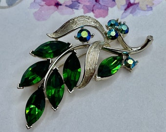 VIntage Signed Lisner Brooch with Exquisite Green / Emerald Rhinestones and blue Aurora Borealis Details - Gold Toned - Great Gift for Mom