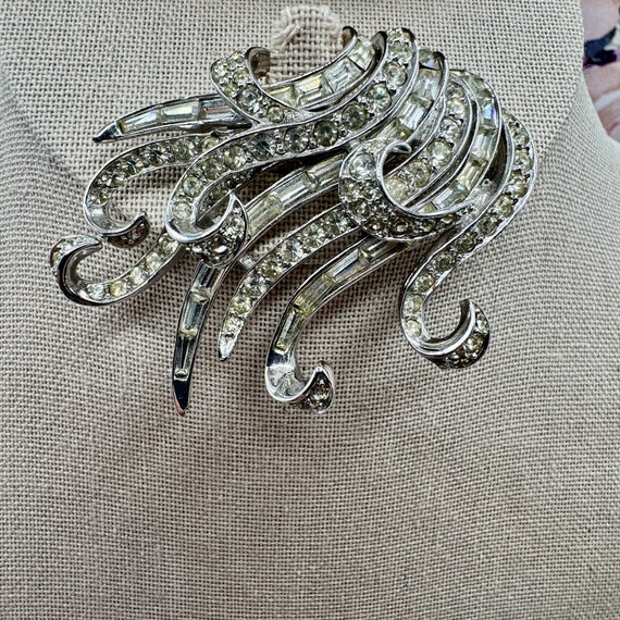 Rare Signed Marcel Boucher Swirl Brooch with Roun… - image 3