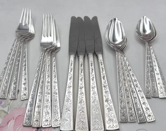 Vintage Riviera Daisy Flatware Set 67 Piece Moana Pattern