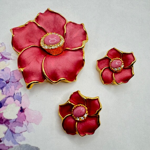 Vintage Enamel Pink Flower Brooch and Clip on Earring Set W  display picture 1