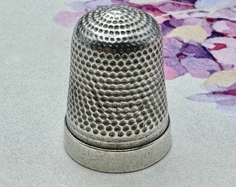 Vintage Thimbles. A Selection of Spanish and Italian Thimbles Size 7 and 8.  All Four Thimbles for the Price. Good for Sewing and Collecting. 
