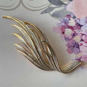 Striking Large Vintage Two toned Brooch from the 1950's - Beautiful Vintage Jewelry for Collector - Believed to be Unmarked Marcel Boucher