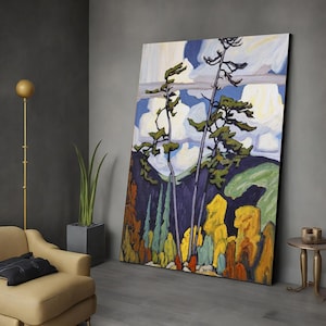 Pode incluir: Uma pintura que retrata uma cena de floresta com árvores altas e um céu azul com nuvens brancas. As árvores são pintadas de forma estilizada, quase abstrata, com pinceladas grossas e cores fortes. As cores usadas na pintura são principalmente verde, azul, amarelo e marrom.