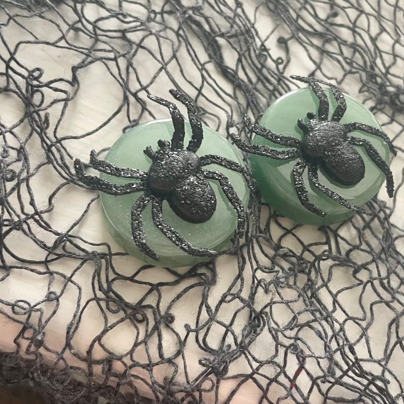 One of a Kind Pair of Green Jade and Spider Plugs Halloween Gauges 1 25mm OOAK image 7