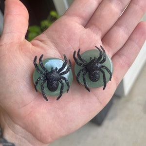 One of a Kind Pair of Green Jade and Spider Plugs Halloween Gauges 1 25mm OOAK image 2