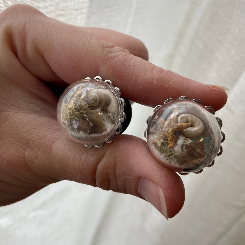 Pair of Beach in a Bubble Statement Plugs Real Sand Shells Sea Glass Starfish 7/8 image 6