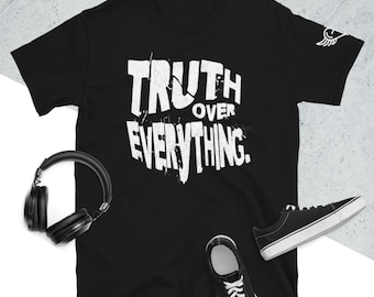 Camiseta La Verdad Sobre Todo - El Camino de la Verdad - Ropa Cristiana para Gimnasio - Ropa Cristiana para Hombres - Unisex
