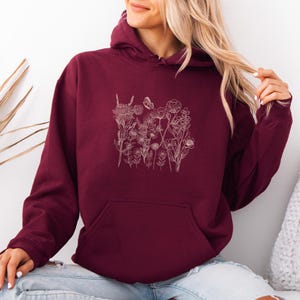 Wildflower Pullover Hoodie Botanical Drawing Floral Graphic Cotton Polyester Kangaroo Pocket Nature Inspired Clothing Vintage Flower Shirt