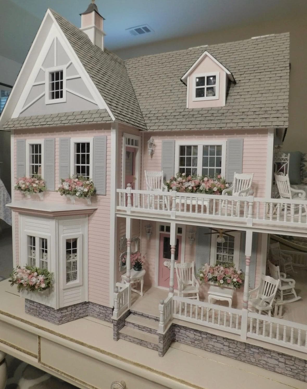 victoria's farmhouse dollhouse