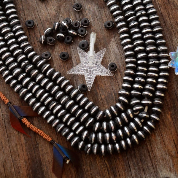 Afrikaanse ebbenhouten kralen met aluminiumdraad, 10 stuks, handgemaakt in Senegal / etnische kralen, houten en metalen kralen, sieradenbenodigdheden / zwart