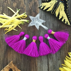 Neon Violett: 4,5 cm Kleine Silk Luxe Tassels, 2 Stück, handgemachte Quasten für die Schmuckherstellung, kurze Quasten / Wählen Sie Ihre Bindung / Zubehör