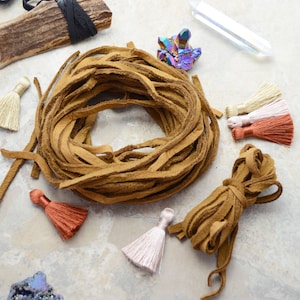Saddle Tan, 5mm Deer Suede Leather Lace, 40" strap (1pc)  / Deer Lace, Elk Lace, Deerskin, Buckskin, Deer Leather, Jewelry Supplies