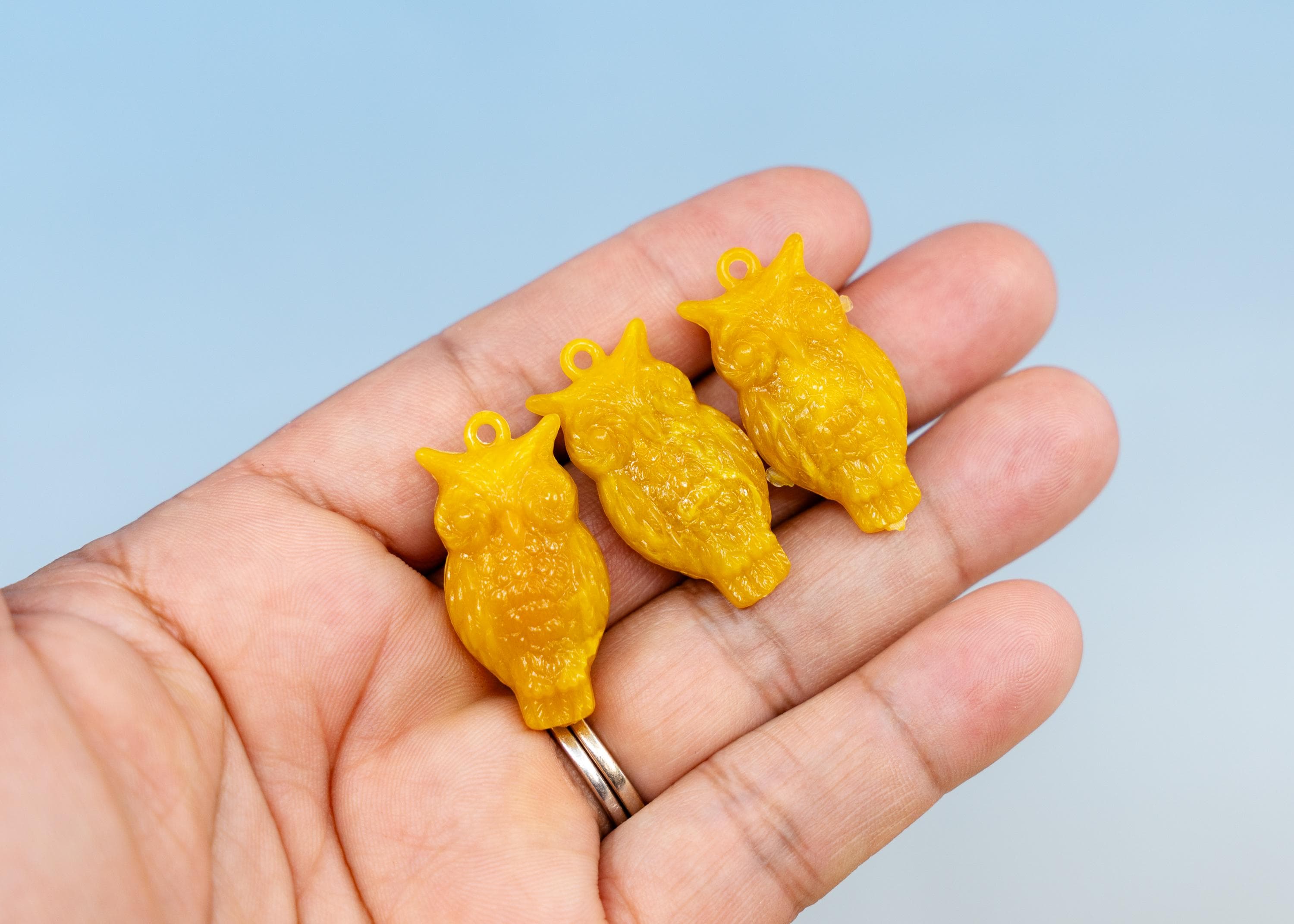Golden Yellow Owl Resin Pendant – 32mm, 1 Resin Charm for Jewelry Making, Made in Germany, Ani