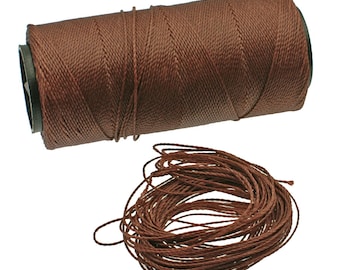 Cordón de poliéster encerado color marrón chocolate de 1 mm para macramé, disponible en rollos de 25 o 500 pies.