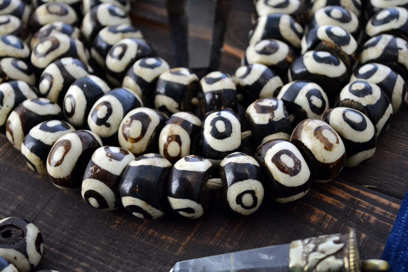 DIY Jewelry Supplies 25x14mm Large Rondelle Bone Beads from Africa 10 beads Trade Beads Bone Rondelle: Batick Black and White Bullseye