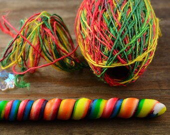 Marley's Mix: Hilo de cáñamo natural de Nepal, fibra de cáñamo hilada a mano, hilo de cáñamo, cáñamo nepalí, fabricación de joyas / Rojo, verde, amarillo