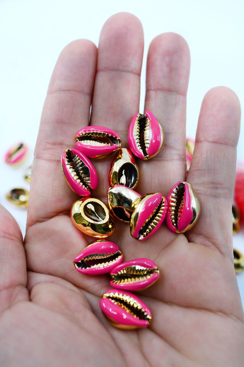 Beach Jewelry Shell Charms Pukka Shells Gold Plated One Shell Friendship Bracelets Hot Pink Enamel Cowrie Shells 1x16.5mm