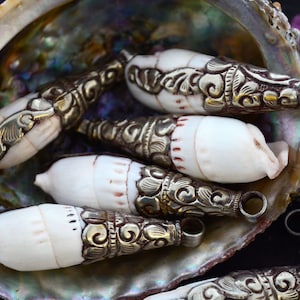 Drops in a Shell, 17x60mm, White Brass Seashell Nepali Pendant, One Pendant / Tibetan Jewelry, Yoga Jewelry, Nepal, Malas, Jewelry Supplies