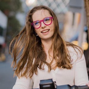 ブルーライトカット・UVカット機能付きラウンドフレーム老眼鏡、大きめサイズ、超軽量、男女兼用