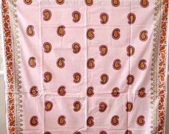 Block print tablecloth – Pink with paisley pattern – Handmade – 100% cotton – 200 x 110 cm