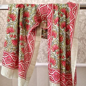 Block print scarf with floral pattern, hand printed scarf made of 100% cotton, versatile as a pareo, sarong, beach towel or stole