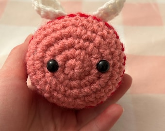 Abeja de peluche a crochet: abeja amigurumi rosa, regalo de San Valentín hecho a mano