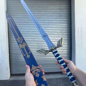 Hand Forged LEGEND Of ZELDA Sword, Steel Skyward Link&#39;s Master Sword With Scabbard, Costume Armor, Christmas & Best Birthday Gift for Men