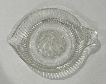 Vintage Clear Glass Citrus Juicer Reamer Handle Spout Ribbed