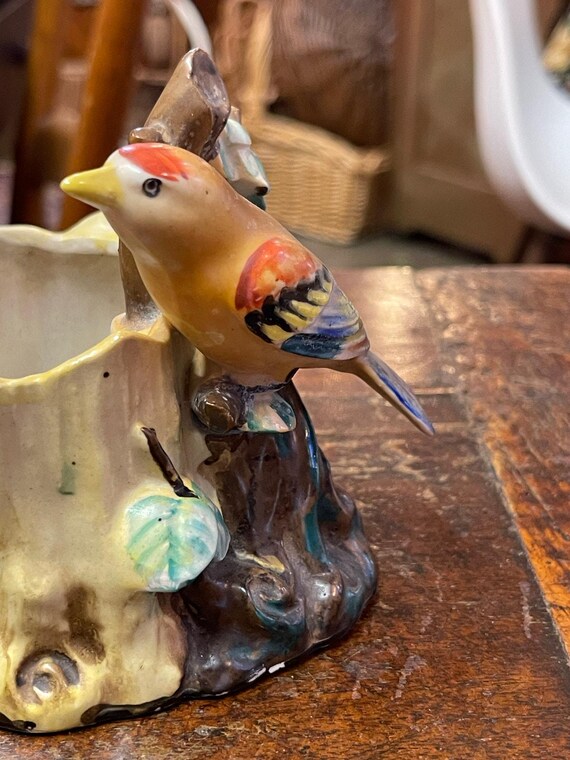 陶器の花瓶 鳥の彫刻 39) 美しい東洋陶器の床置き花瓶。桜と