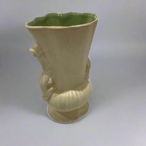 Vintage USA Red Wing Ceramic Ivory Double Handled Vase #1354