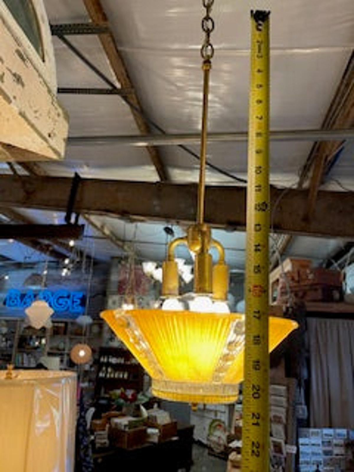 1930年代のヴィンテージアールデコ調ピンクフロストリブガラス